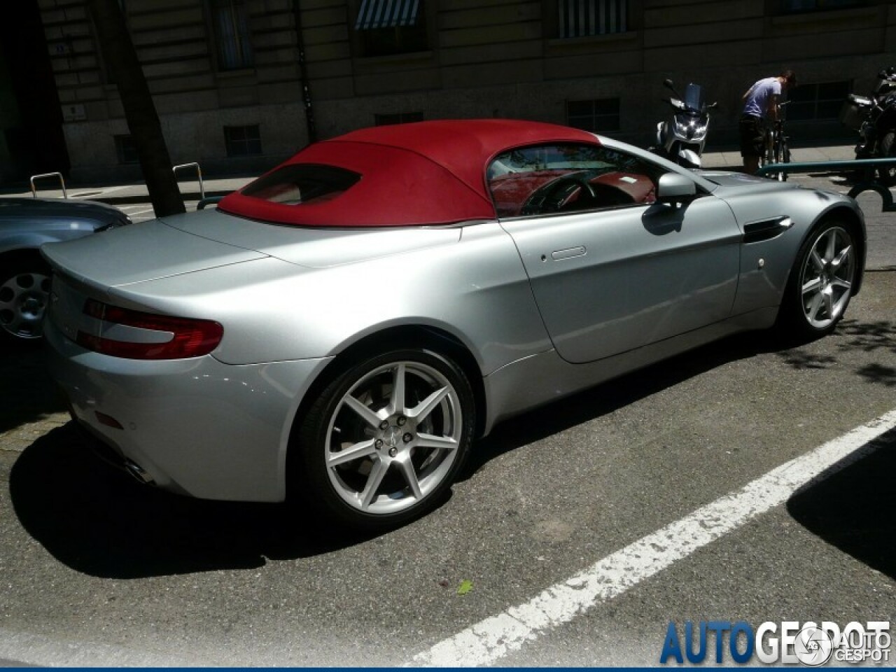 Aston Martin V8 Vantage Roadster