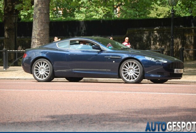 Aston Martin DB9