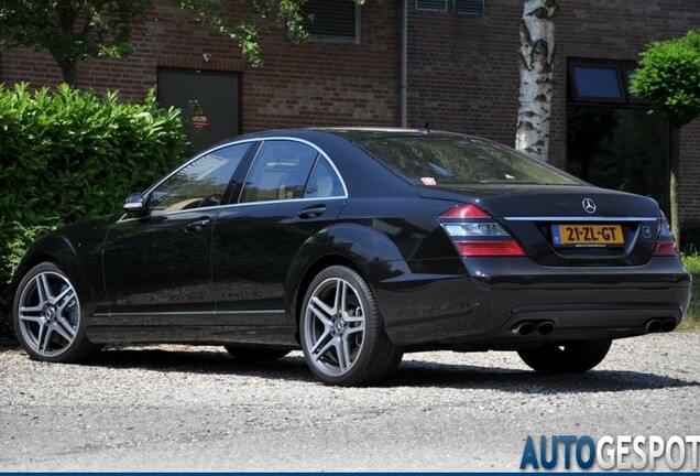 Mercedes-Benz S 63 AMG W221