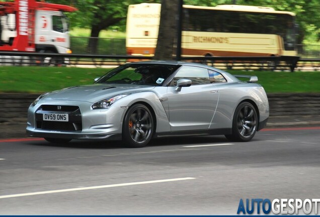 Nissan GT-R