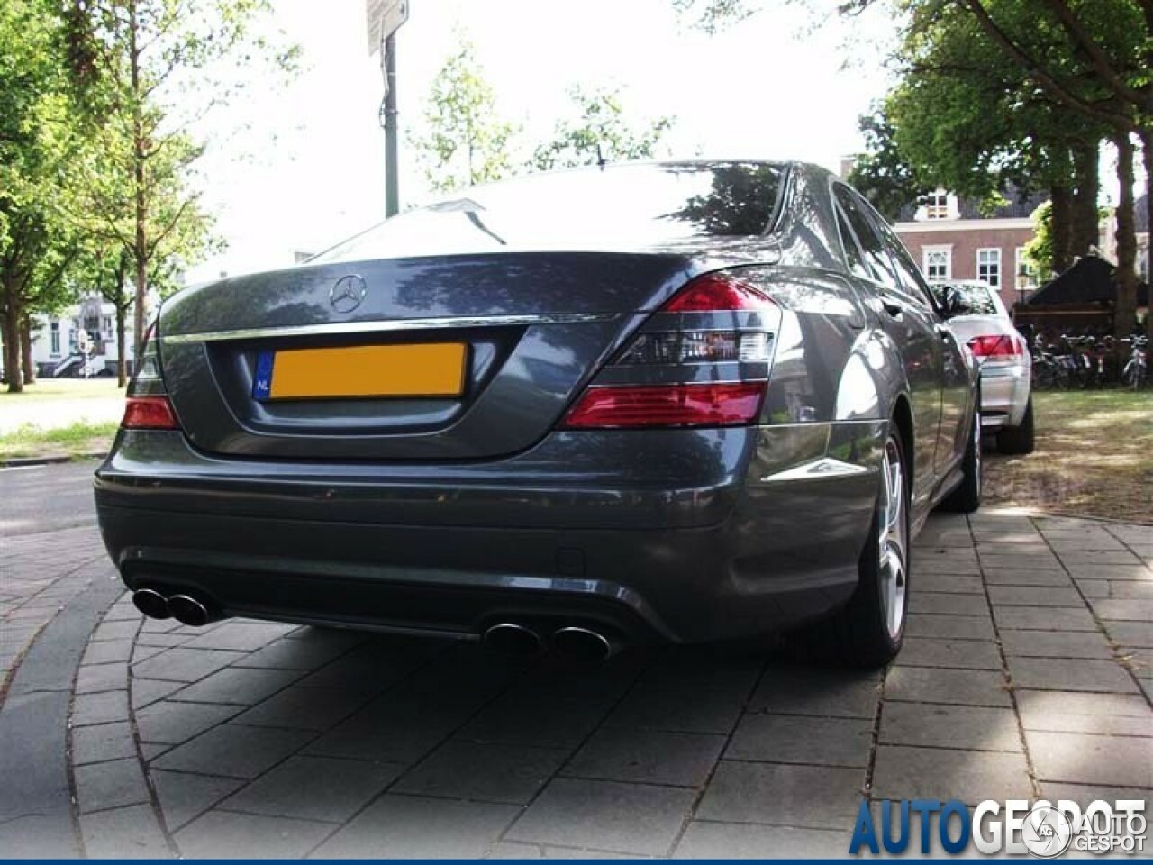 Mercedes-Benz S 63 AMG W221