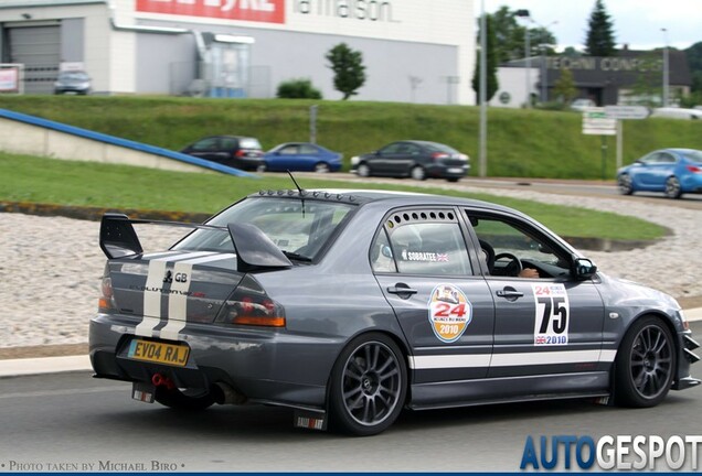 Mitsubishi Lancer Evolution VIII MR FQ-400