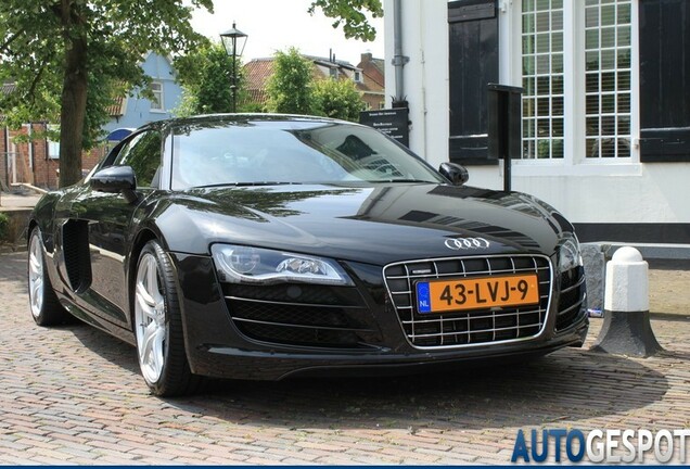 Audi R8 V10