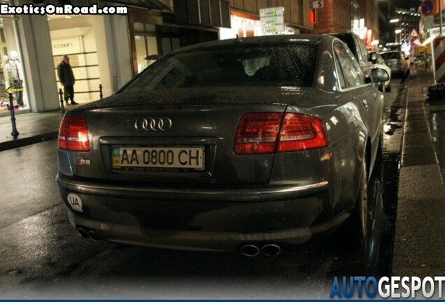 Audi S8 D3