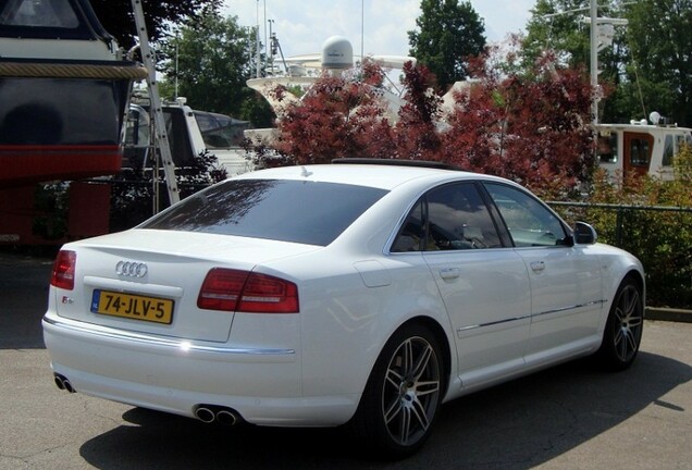 Audi S8 D3