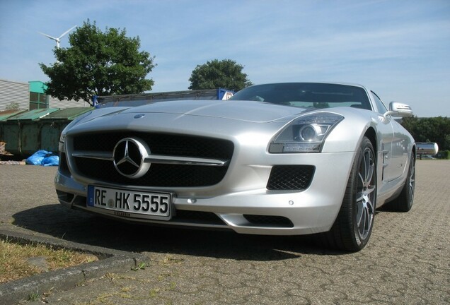 Mercedes-Benz SLS AMG