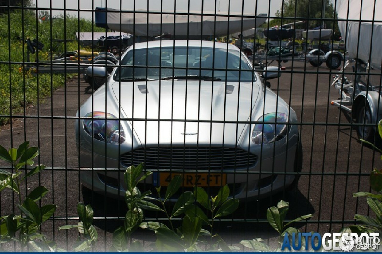 Aston Martin DB9