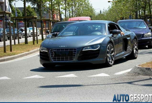 Audi R8 V10