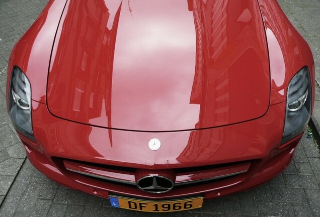 Mercedes-Benz SLS AMG