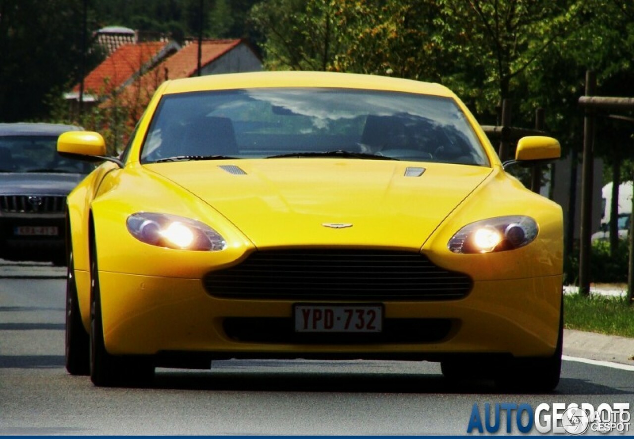 Aston Martin V8 Vantage