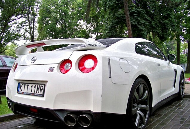 Nissan GT-R