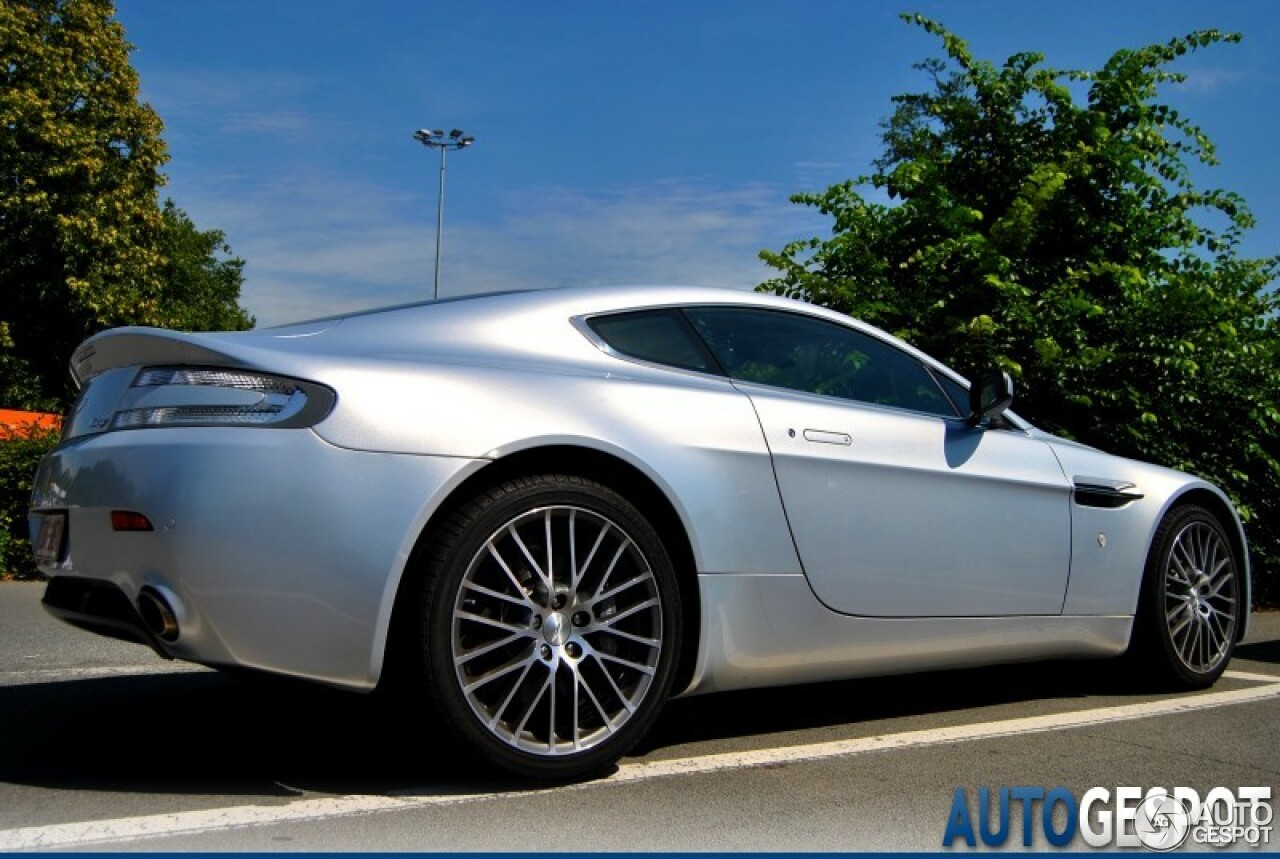 Aston Martin V8 Vantage