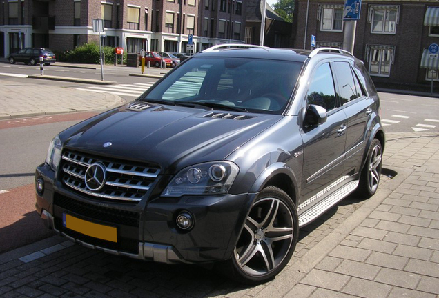 Mercedes-Benz ML 63 AMG 10th Anniversary