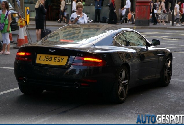 Aston Martin DB9