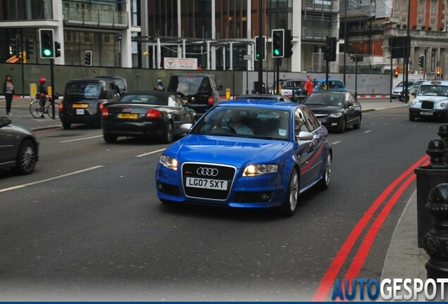 Audi RS4 Sedan