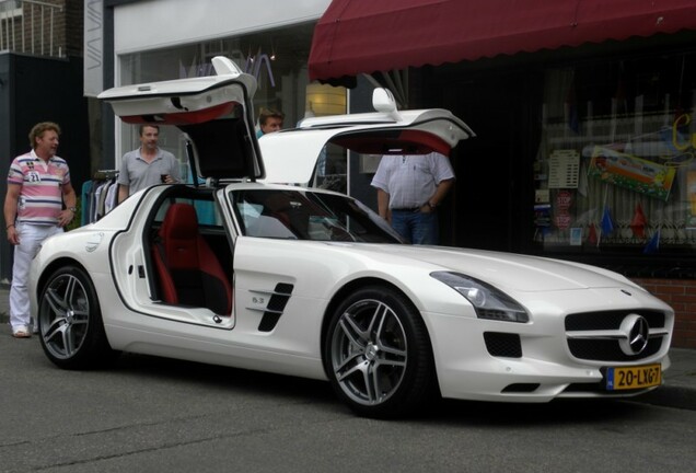 Mercedes-Benz SLS AMG