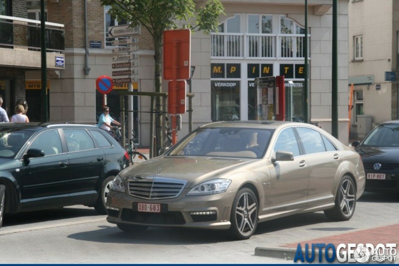 Mercedes-Benz S 65 AMG V221 2010