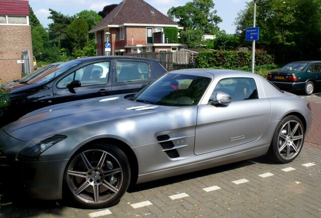 Mercedes-Benz SLS AMG