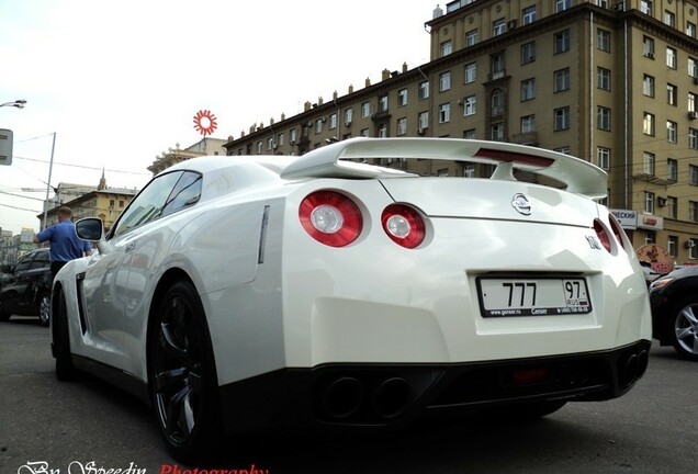 Nissan GT-R