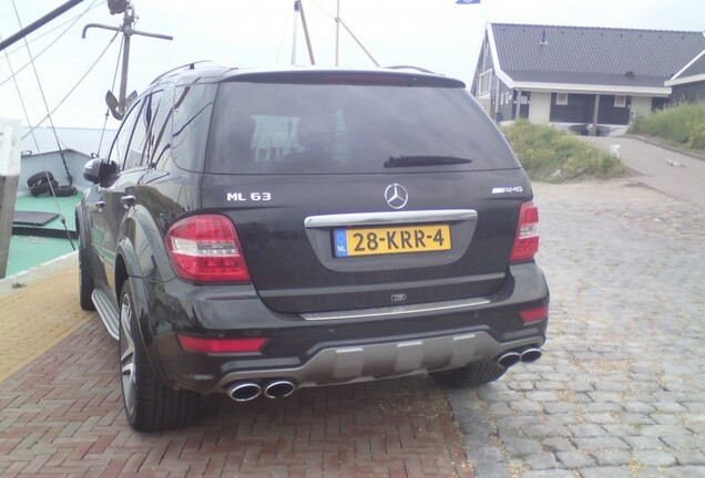 Mercedes-Benz ML 63 AMG 10th Anniversary