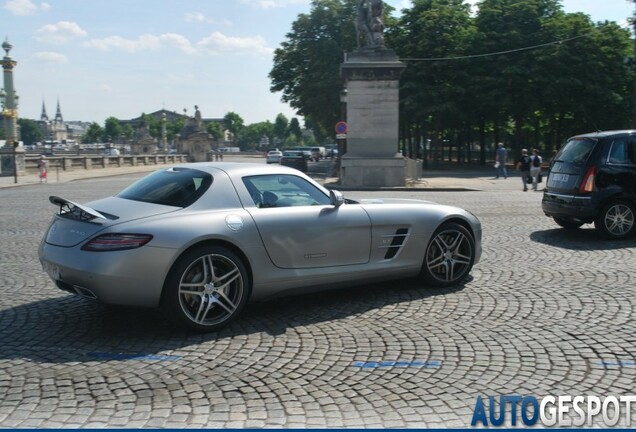 Mercedes-Benz SLS AMG