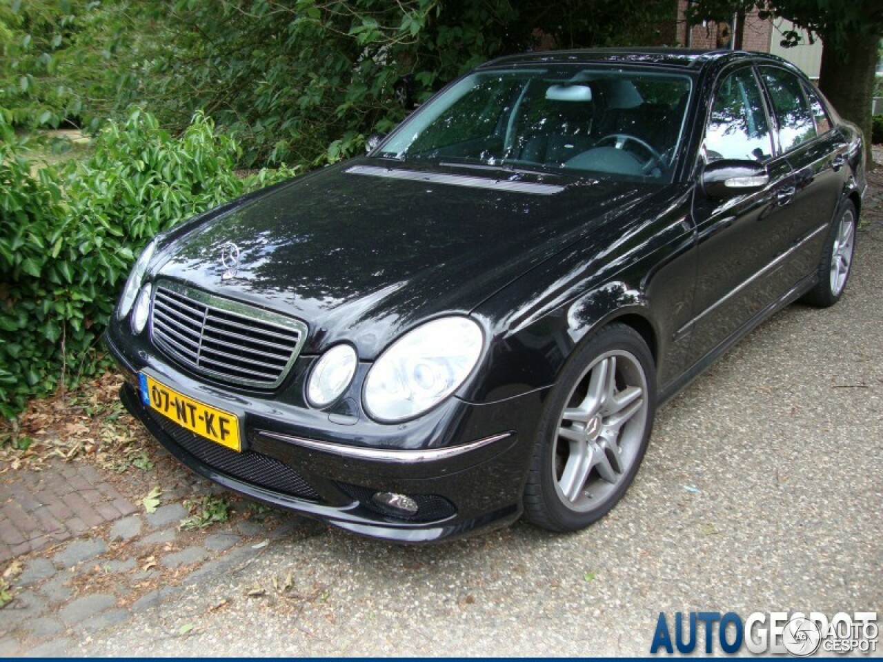 Mercedes-Benz E 55 AMG