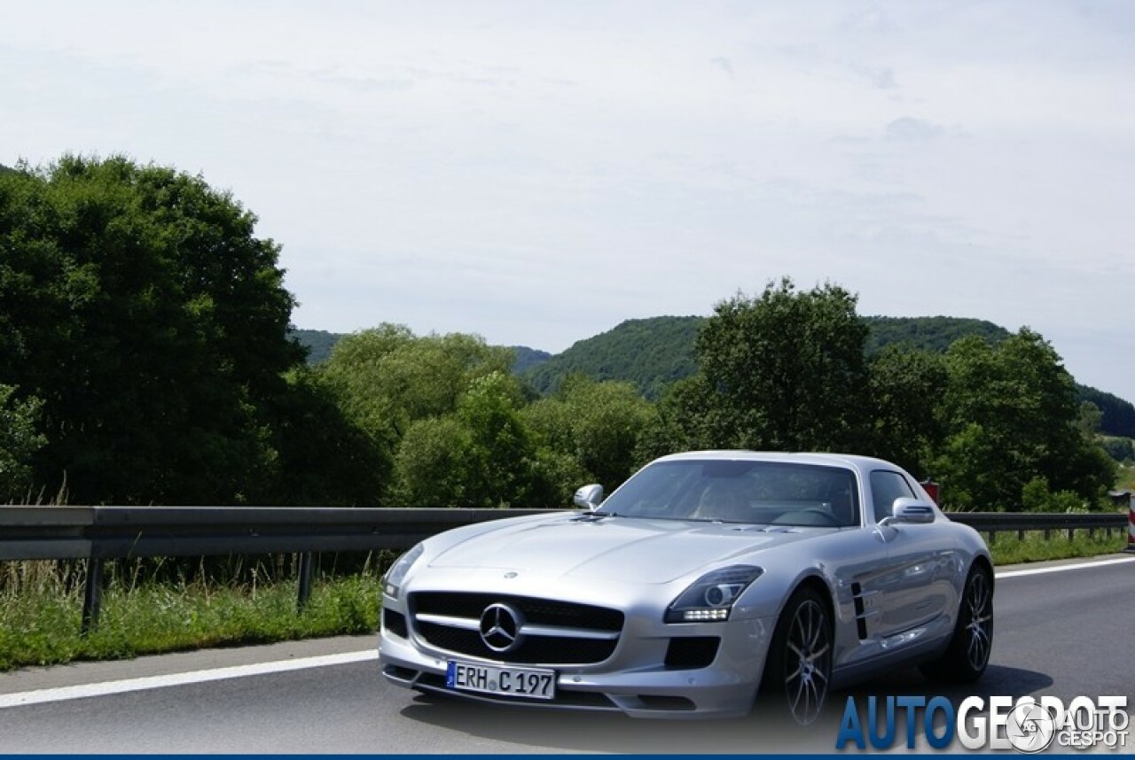 Mercedes-Benz SLS AMG