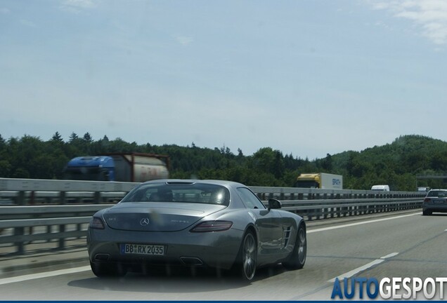 Mercedes-Benz SLS AMG