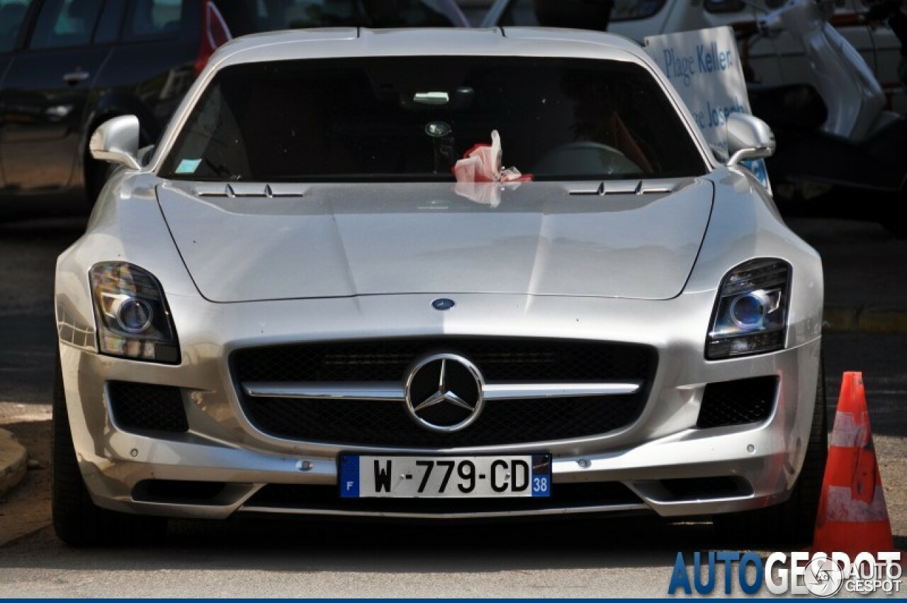 Mercedes-Benz SLS AMG