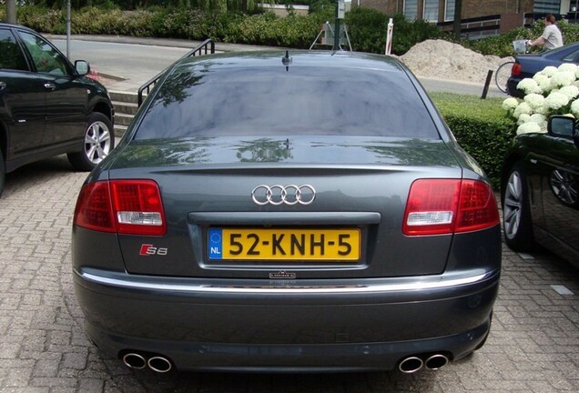 Audi S8 D3