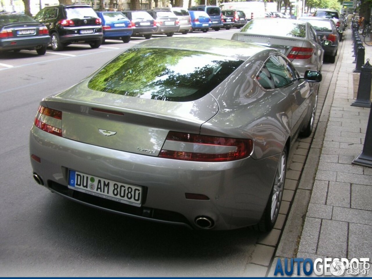 Aston Martin V8 Vantage