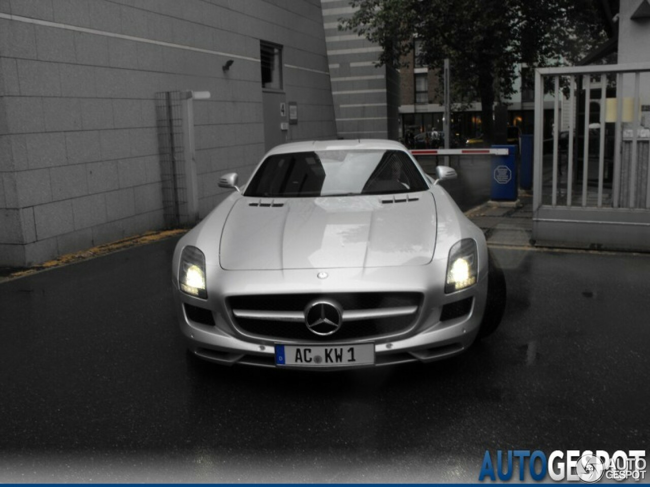 Mercedes-Benz SLS AMG