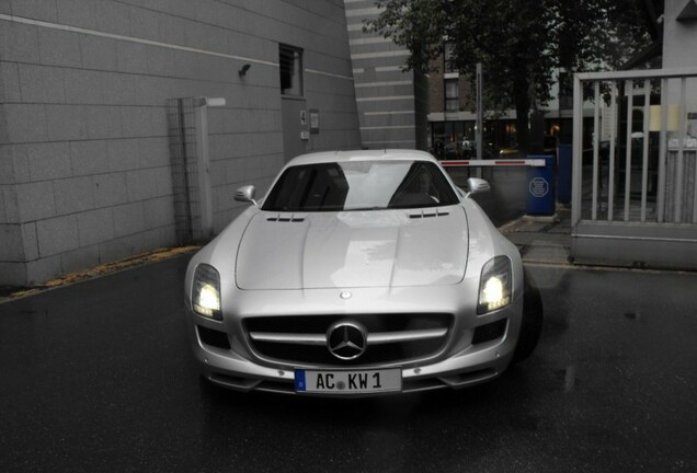 Mercedes-Benz SLS AMG