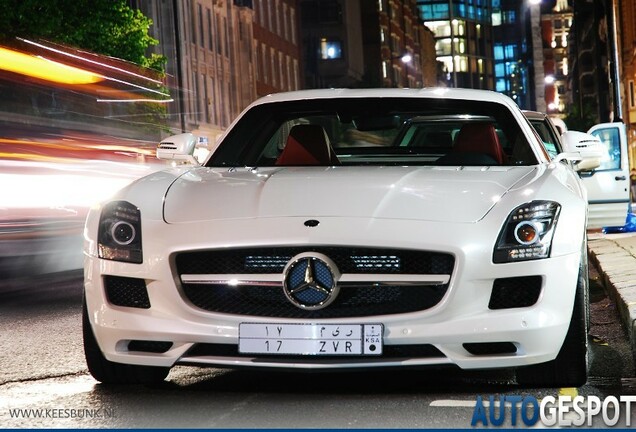 Mercedes-Benz SLS AMG