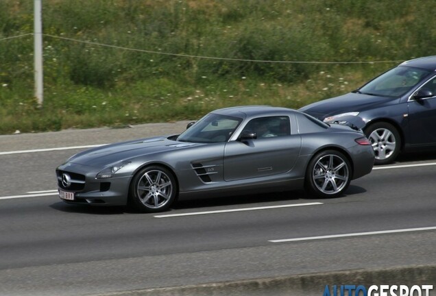 Mercedes-Benz SLS AMG