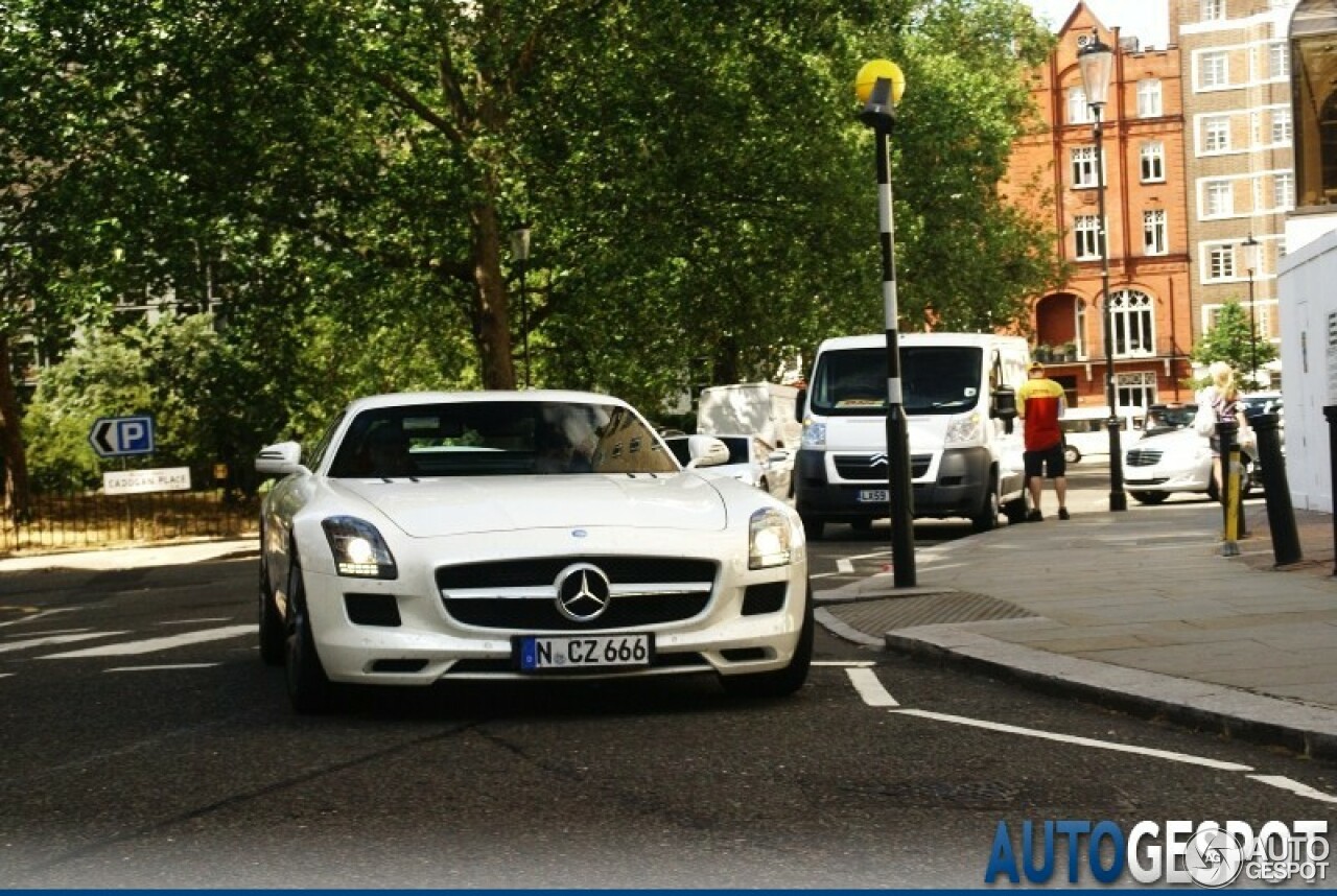 Mercedes-Benz SLS AMG