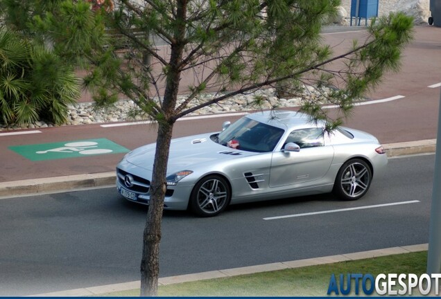 Mercedes-Benz SLS AMG