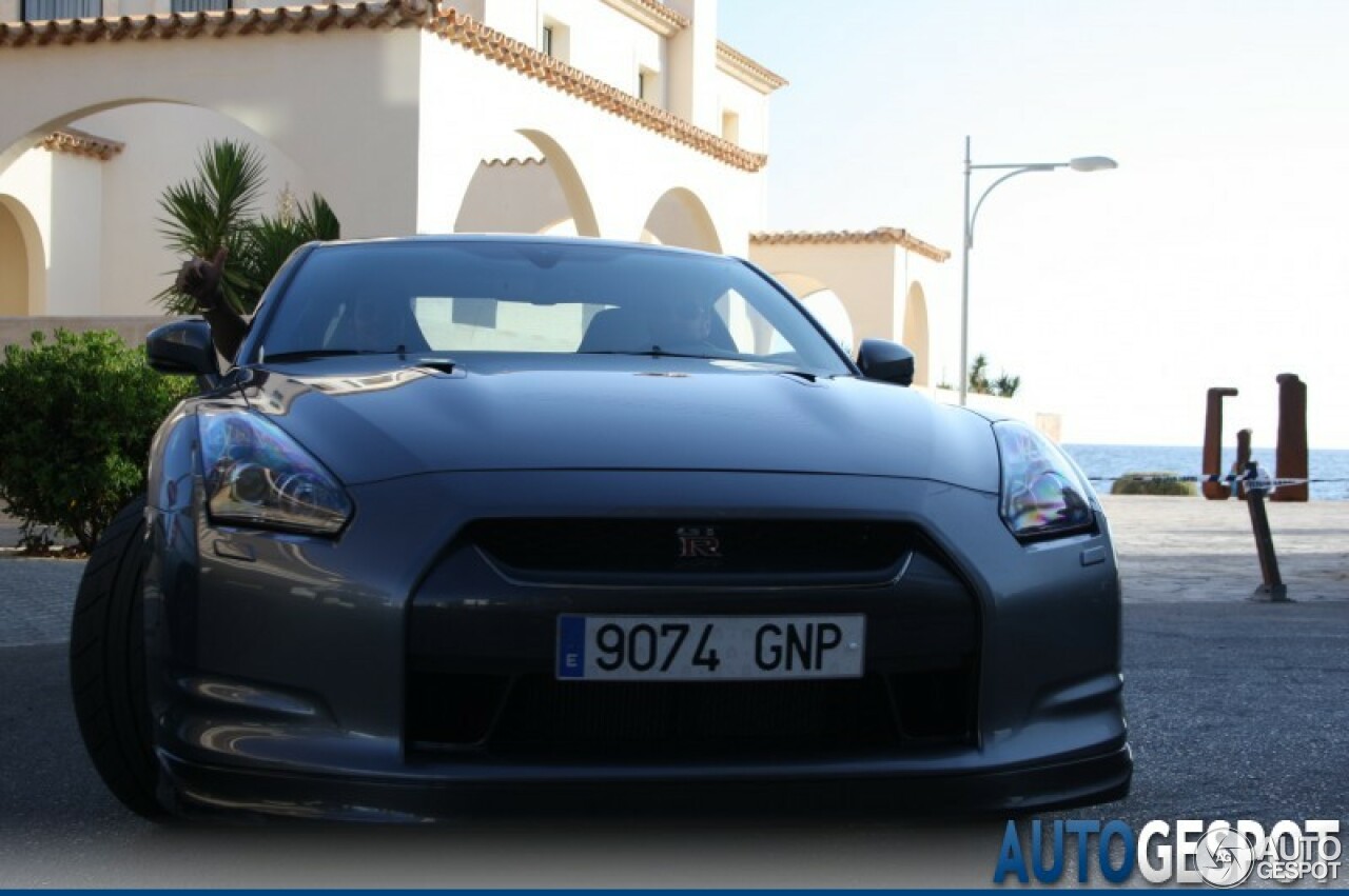 Nissan GT-R