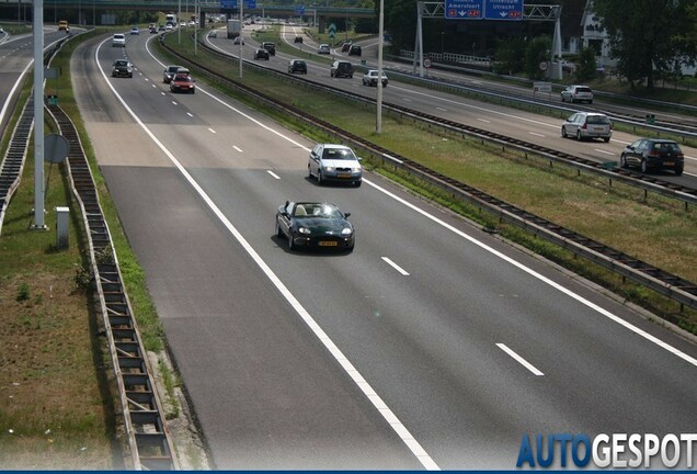 Aston Martin DB7 Volante