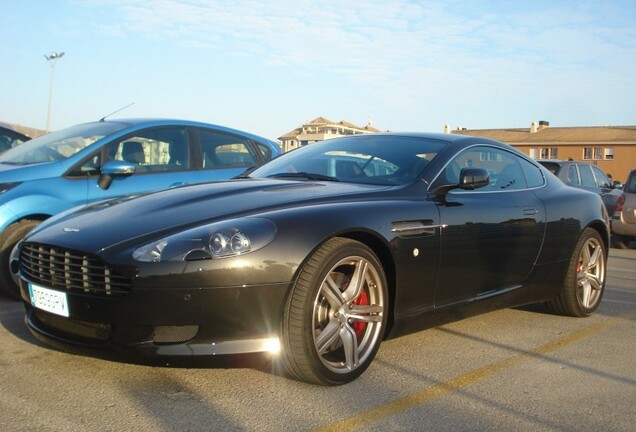 Aston Martin DB9