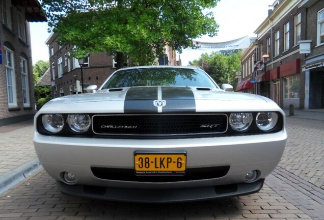 Dodge Challenger SRT-8