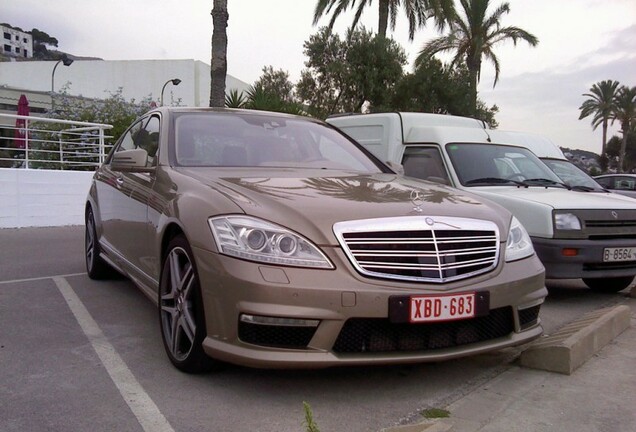 Mercedes-Benz S 65 AMG V221 2010