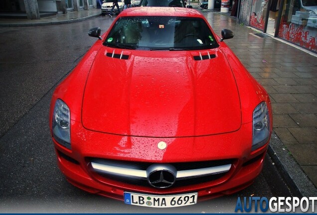 Mercedes-Benz SLS AMG