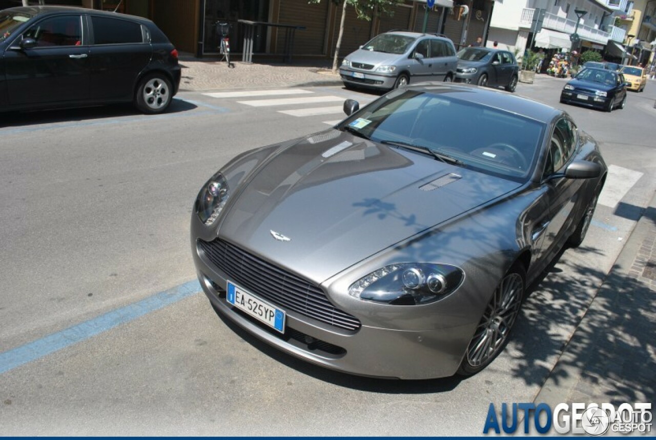 Aston Martin V8 Vantage