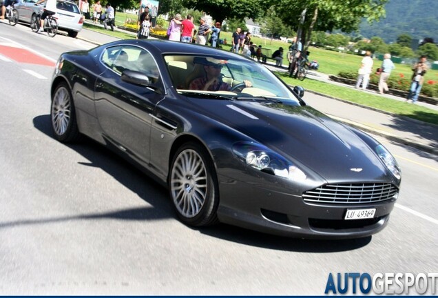 Aston Martin DB9