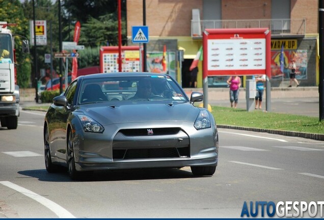 Nissan GT-R