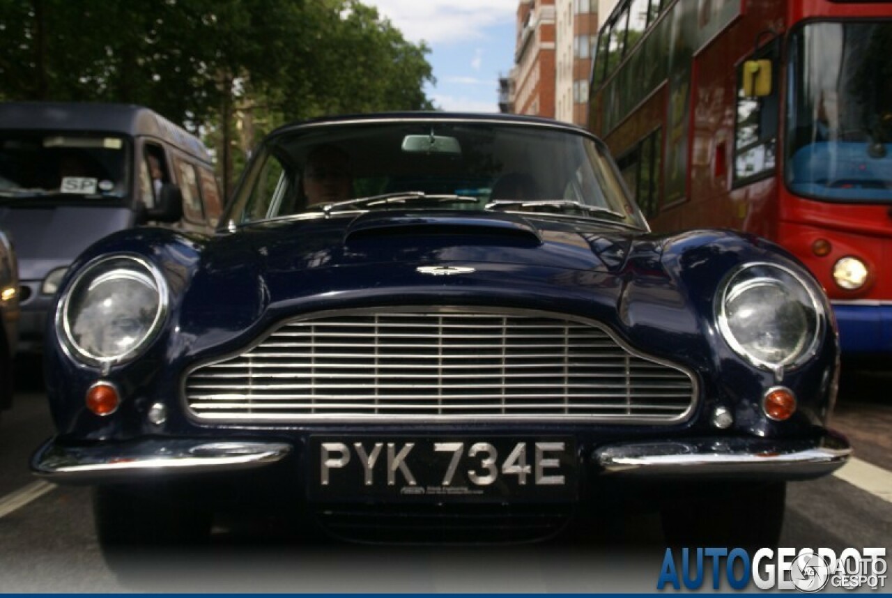 Aston Martin DB6 Vantage MKI