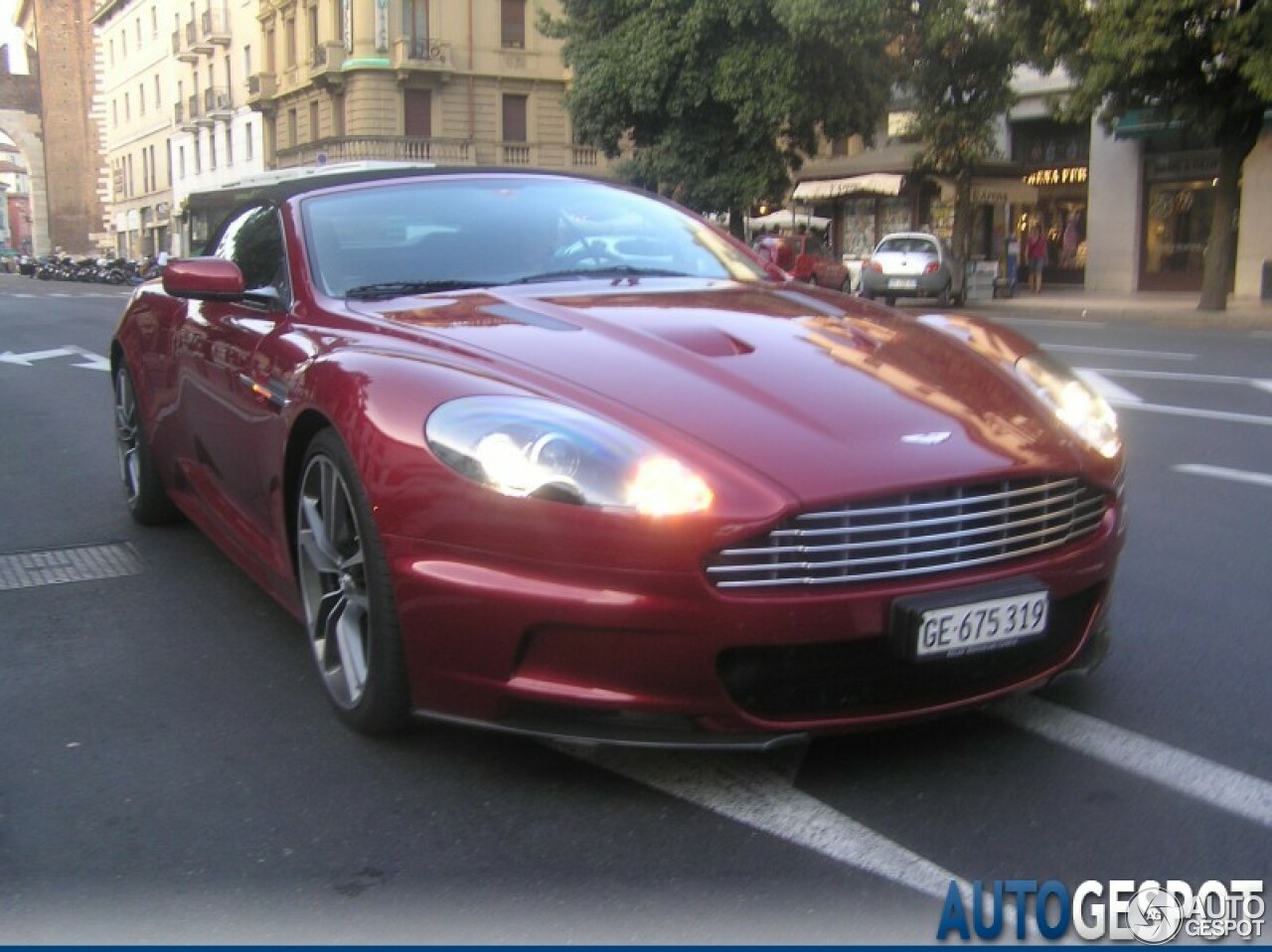 Aston Martin DBS Volante