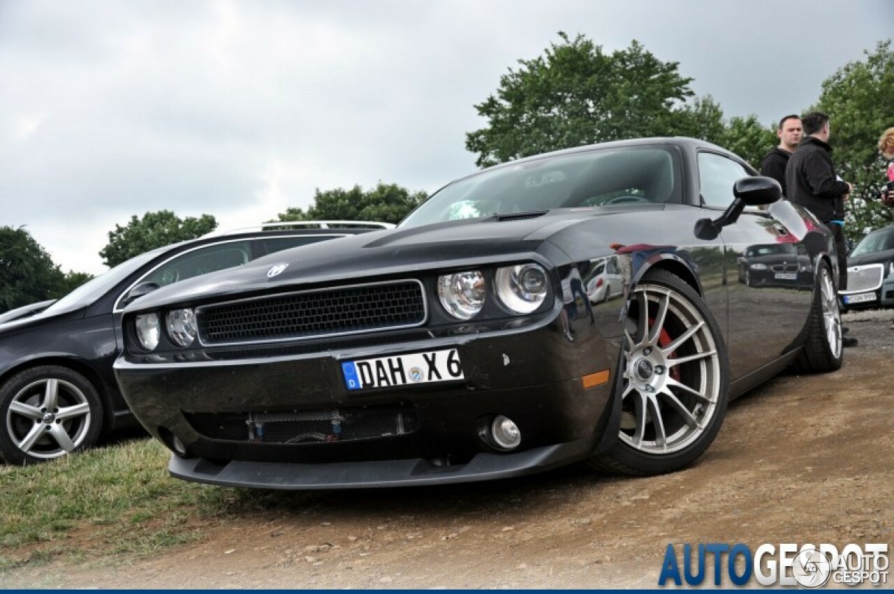 Dodge Challenger SRT-8