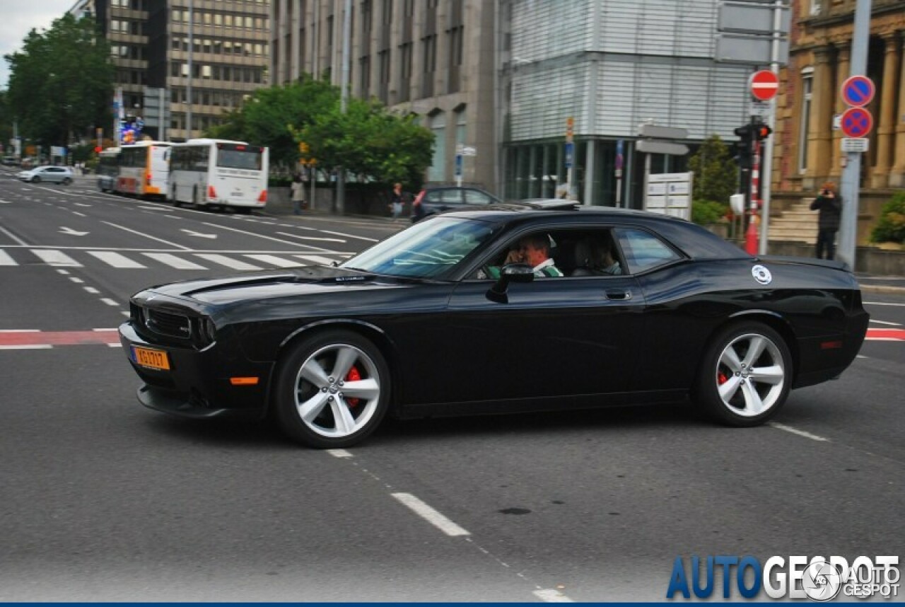 Dodge Challenger SRT-8